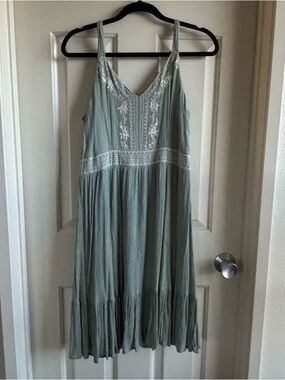 Japna Embroidered Midi Dress